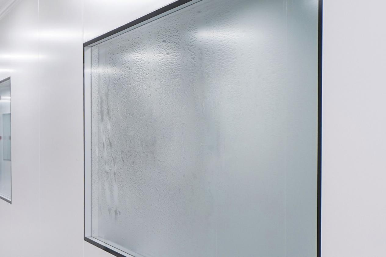 Cleanroom Windows Fogging Issue